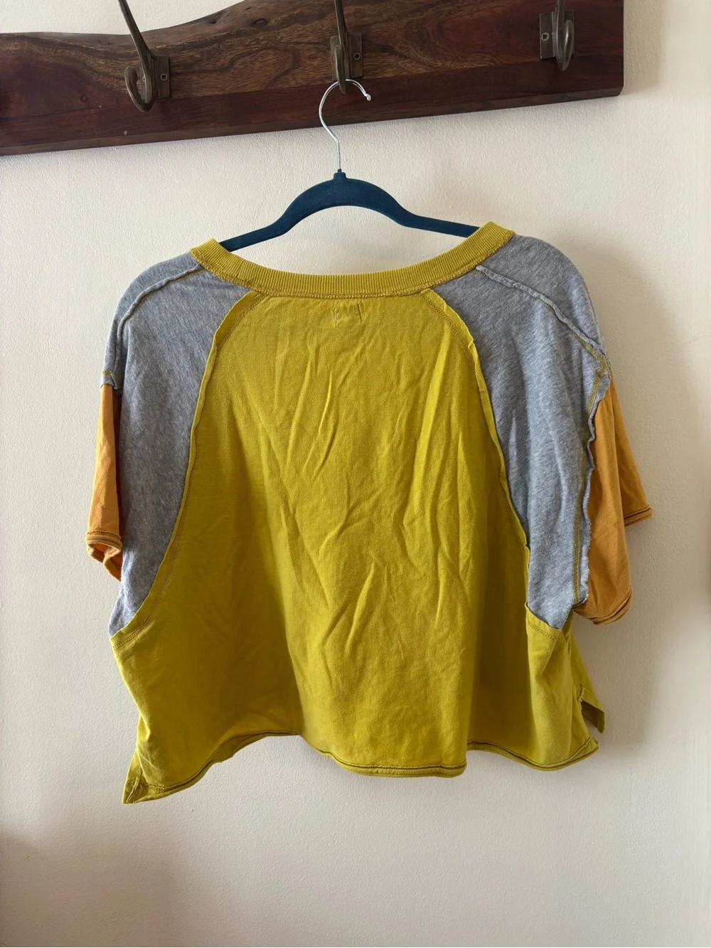 Urban Outfitters Shelby Yellow Colorblock Cropped T-Shirt Size L